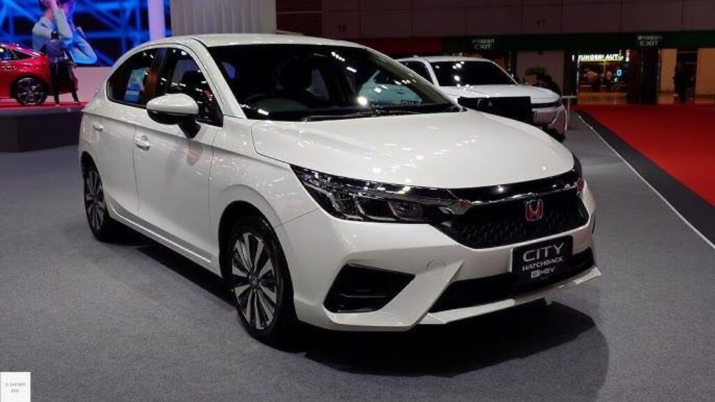 Honda City е:HEV 